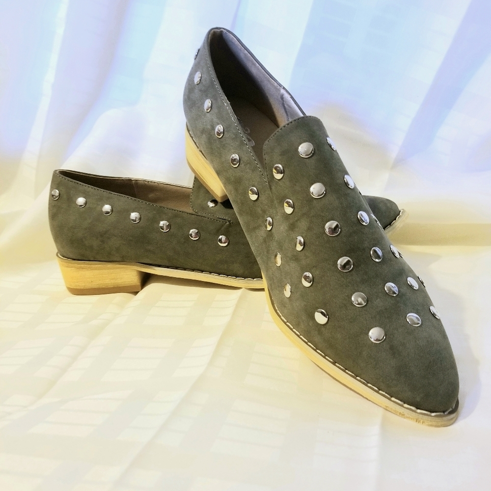 JC olive flats